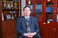 劉伊生：最“年輕”的行業(yè)特殊貢獻(xiàn)獎獲得者，學(xué)生眼中“行走的日歷表”