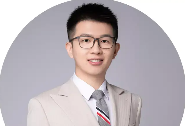 【學(xué)生大使特輯】復(fù)旦泛海國金FMBA PT+ 陳子文：從管培生到產(chǎn)業(yè)基金創(chuàng)始成員，轉(zhuǎn)型蛻變的秘密 | 同窗