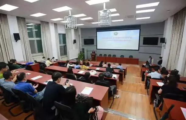 北京理工大學(xué)管理與經(jīng)濟(jì)學(xué)院2022年度第三、四批MBA/EMBA提前面試成功舉辦