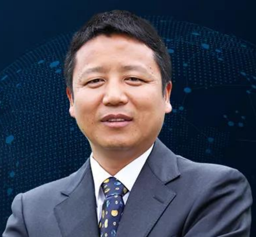 首都經(jīng)濟(jì)貿(mào)易大學(xué)工商管理學(xué)院院長柳學(xué)信為中國MBA教育30周年致賀詞