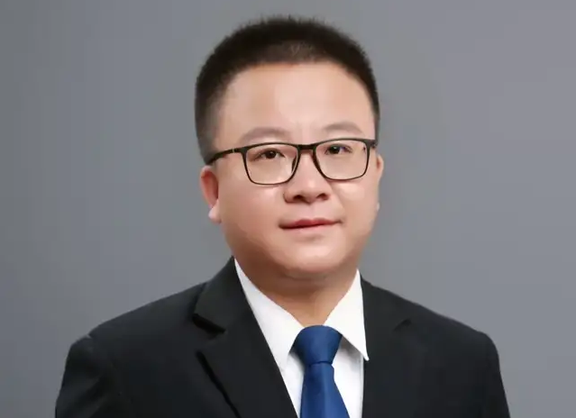 北郵－里昂 GEMBAer馬立信：與光同行，成就夢想