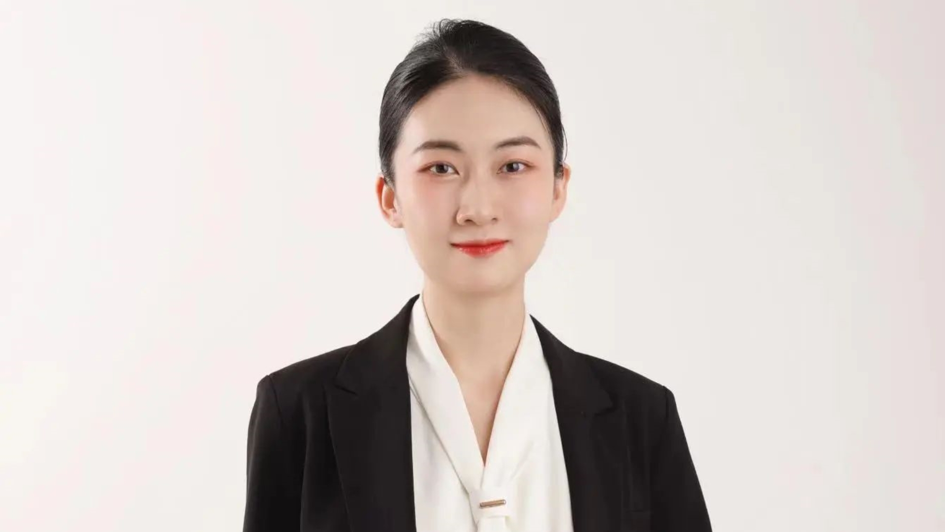 暨南大學(xué)EMBA“校友·人物志”系列專訪——代晨曦: 勤勉務(wù)實(shí)——在云端筑夢(mèng)藍(lán)天，于暨南園充實(shí)自我