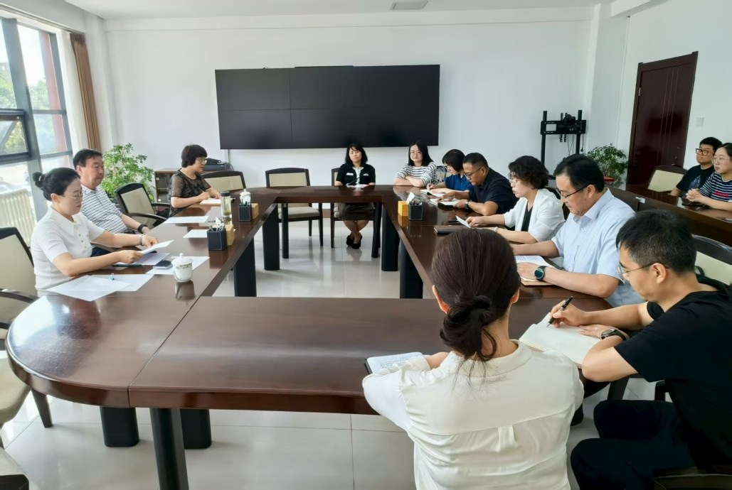 內(nèi)蒙古大學(xué)黨委會(huì)議宣布經(jīng)濟(jì)管理學(xué)院新任院長(zhǎng)、副院長(zhǎng)